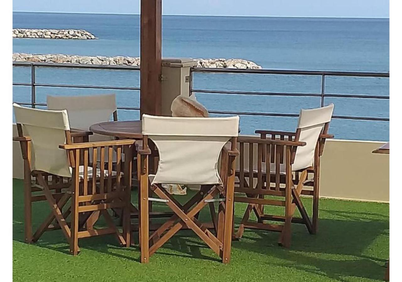 Xristinas Seaside Apartments Kolimvarion Exteriör bild